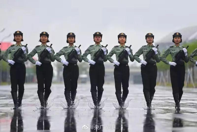 福州参加国庆阅兵的受阅战士载誉归来 看看都是谁？