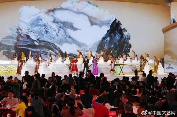 福州箜篌艺术家翁惠娜登上中国文联春晚舞台