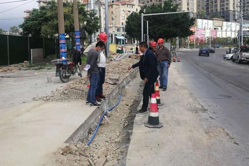 闽清县北进城路棚户区改造两条电力杆线迁改提前完成