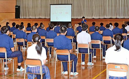 日本复课后逾千名学生确诊新冠，近半数为家庭内感染