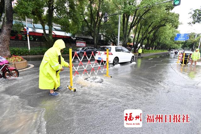 排涝直击｜福州部分道路积水已清退，恢复正常通行（滚动）